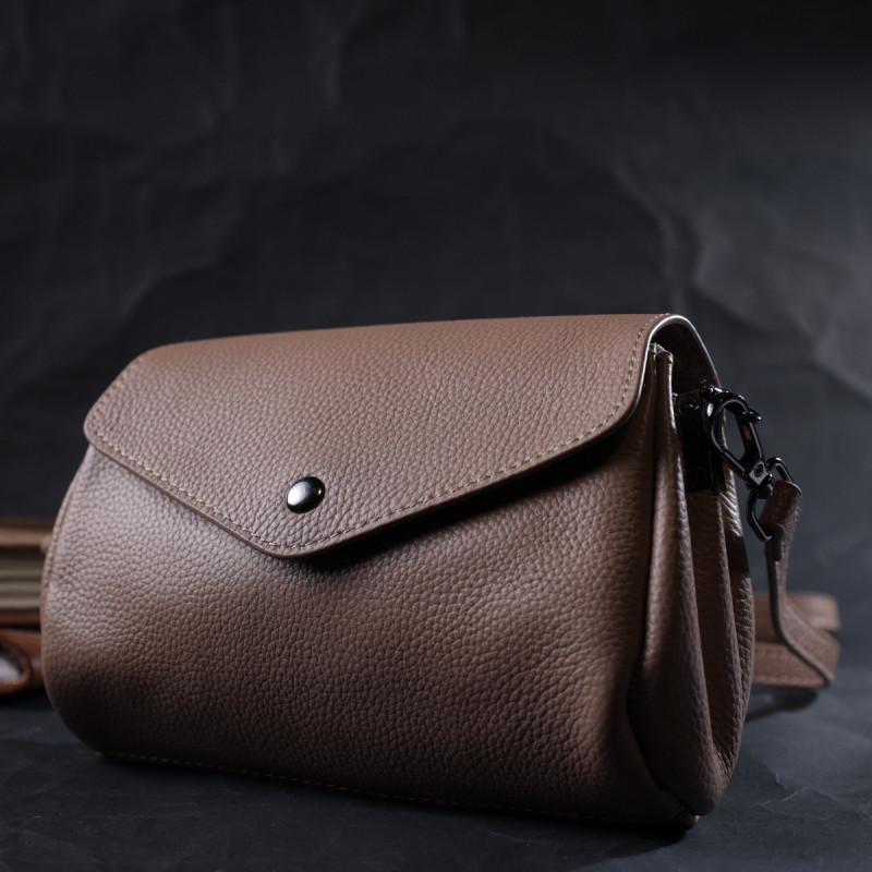 Компактна шкіряна сумка з трикутним клапаном Vintage 22256 Бежева