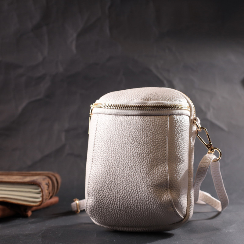 Компактна сумка цікавого формату із м'якої натуральної шкіри Vintage 22339 Біла