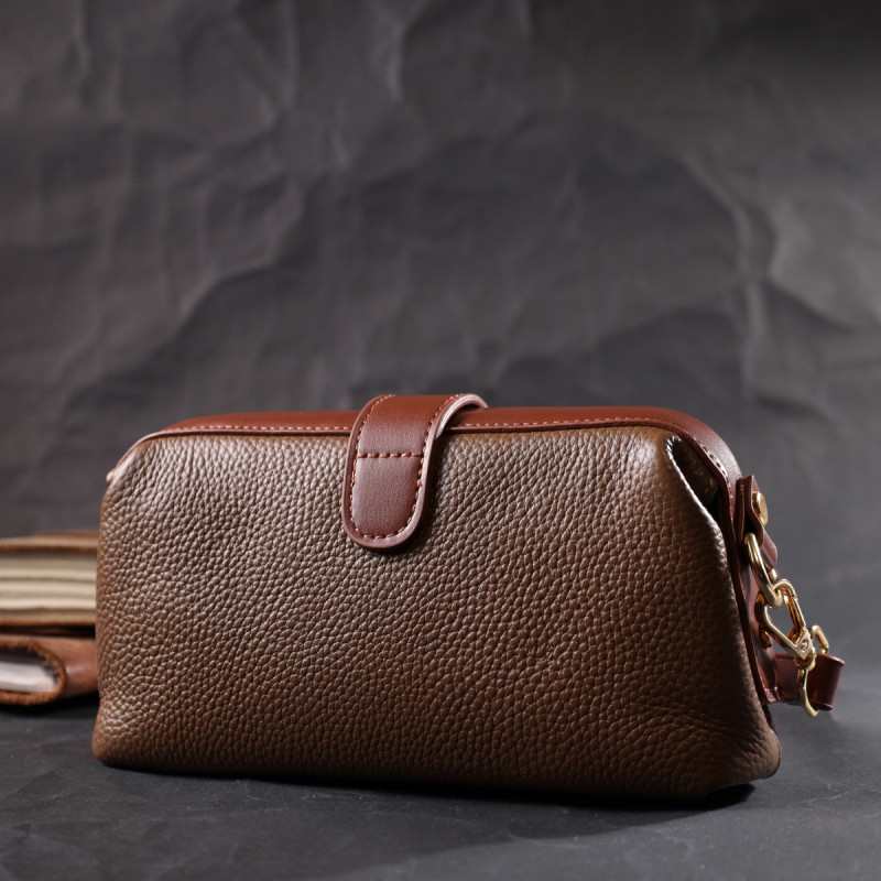 Красивий клатч з цікавою клямкою з натуральної шкіри Vintage 22425 Коричневий